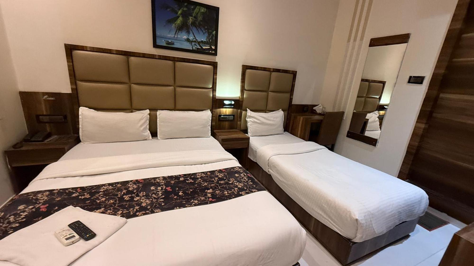 M E R I T O N Hotel T-2 Mumbai Exteriör bild