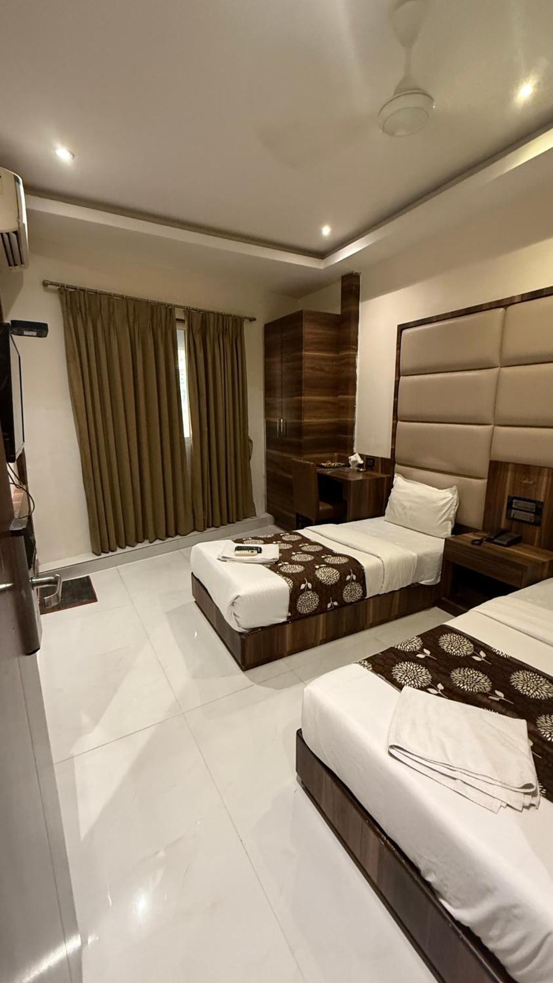 M E R I T O N Hotel T-2 Mumbai Exteriör bild